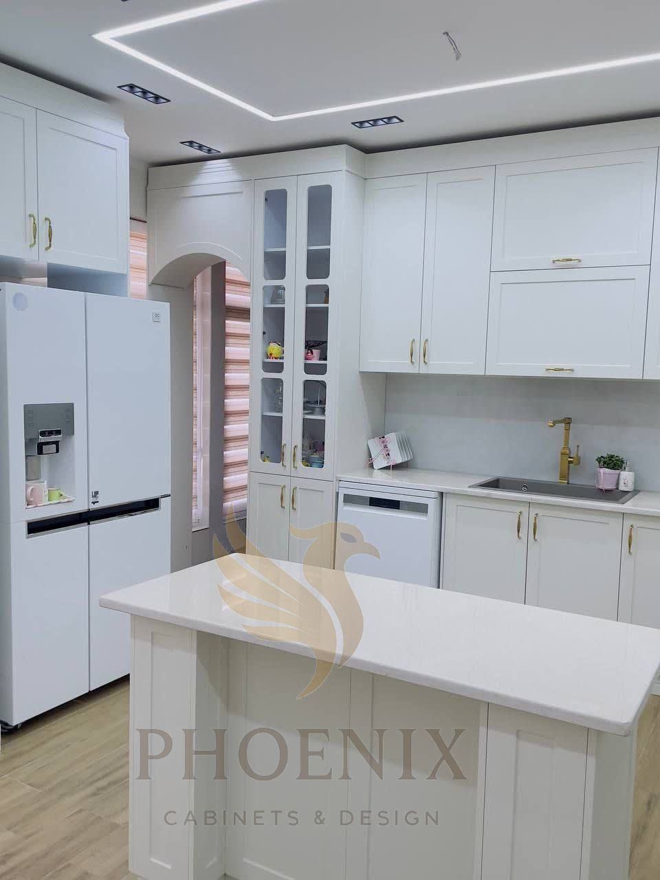 کابینت با یراق طلایی